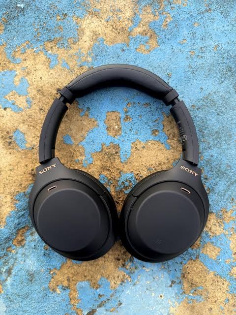 Sony WH-1000XM4 headphones